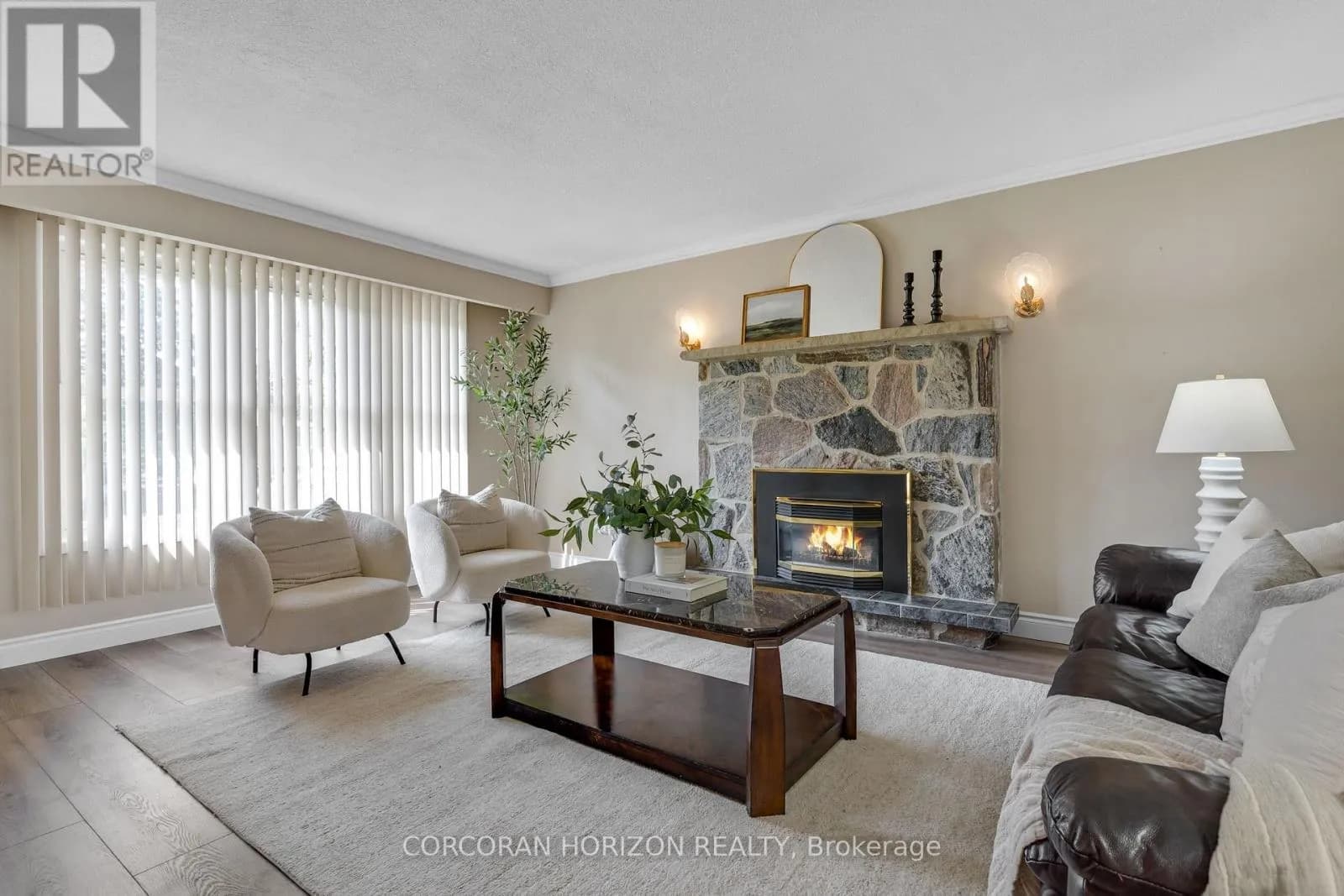 8 BLUE SPRUCE COURT — photo 4 of 40