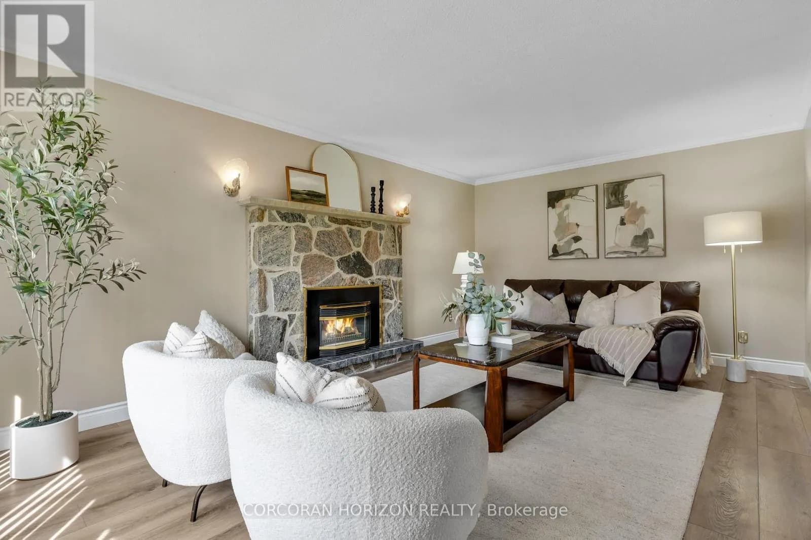 8 BLUE SPRUCE COURT — photo 5 of 40