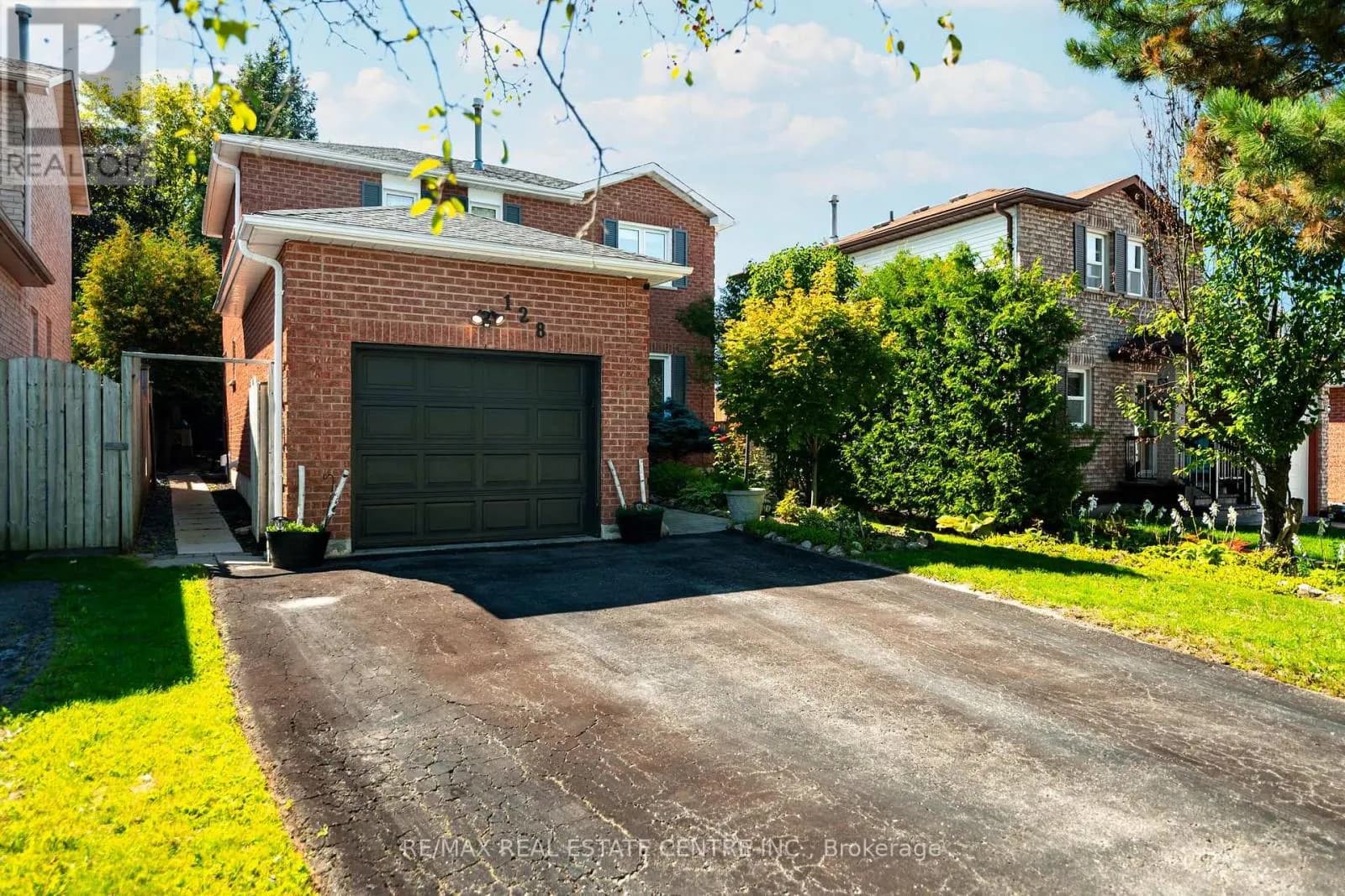 128 ELAINE DRIVE — photo 2 of 49