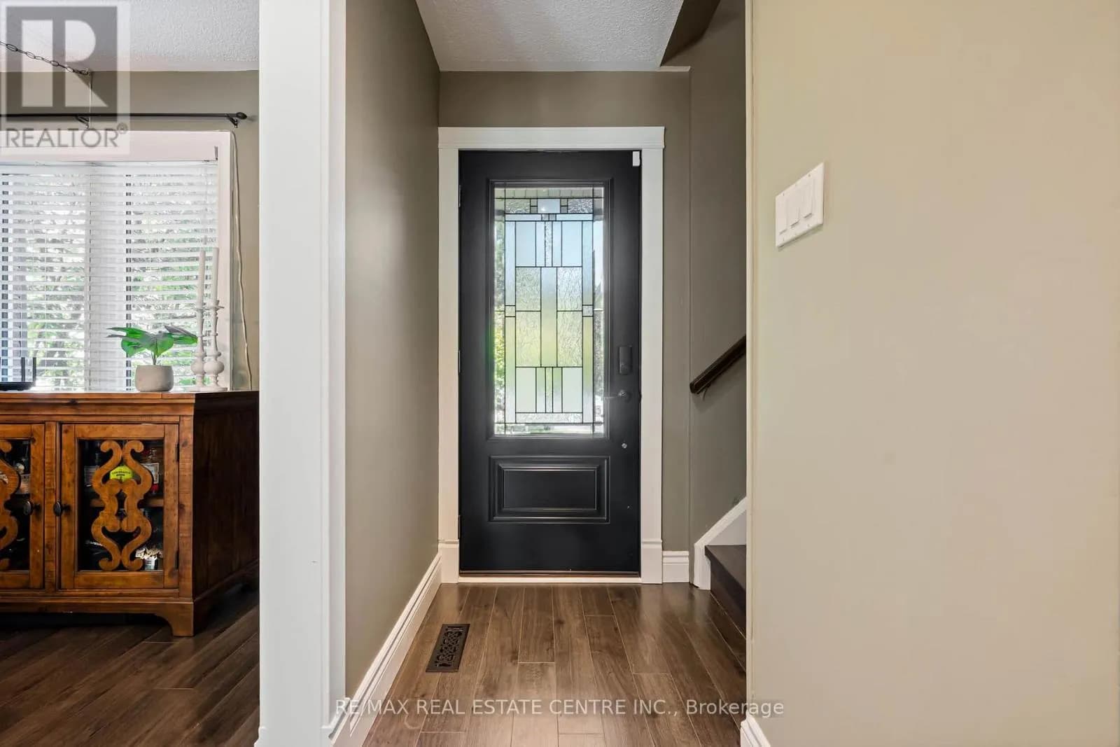 128 ELAINE DRIVE — photo 5 of 49