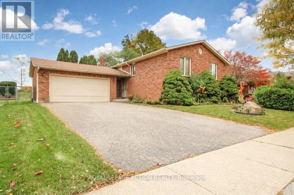 72 LYNDEN HILL CRESCENT — photo 2 of 23