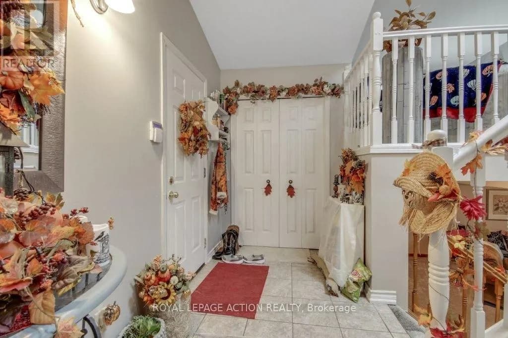 72 LYNDEN HILL CRESCENT — photo 3 of 23