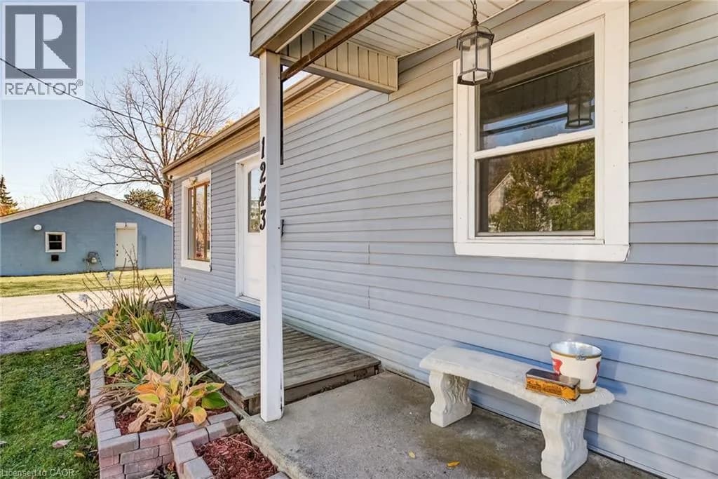 1243 WHITLEY Street — photo 3 of 48