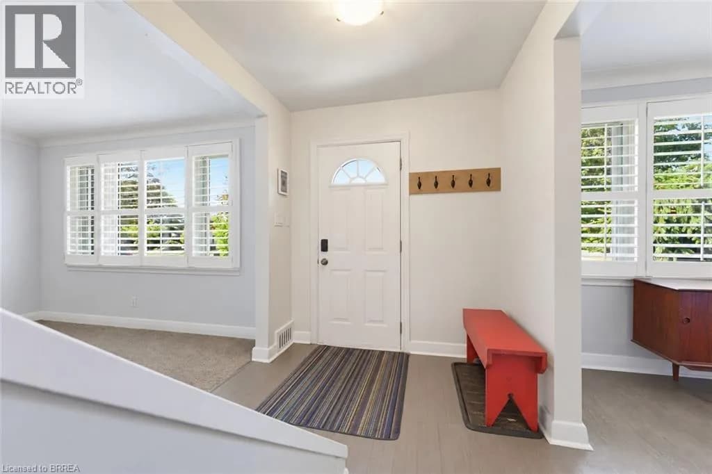 38 ADMIRAL Road — photo 3 of 27