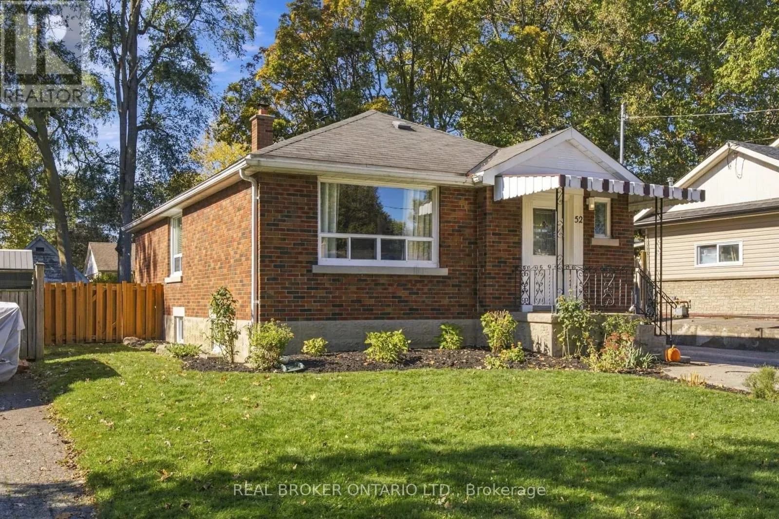 52 DUDHOPE AVENUE — photo 2 of 49
