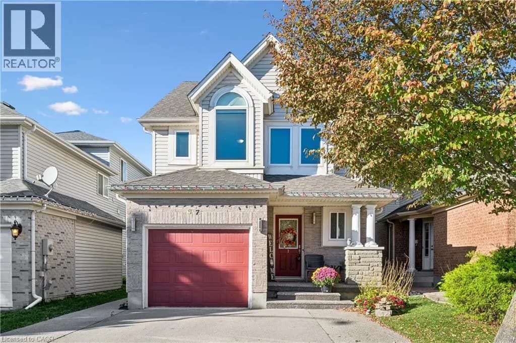 7 KROEGER Crescent — photo 1 of 37