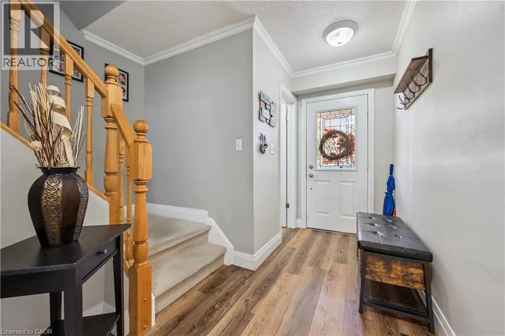 7 KROEGER Crescent — photo 5 of 37
