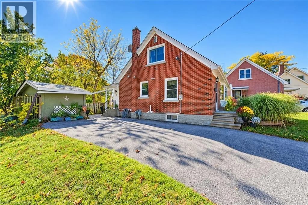 35 PLEASANT Avenue — photo 4 of 50