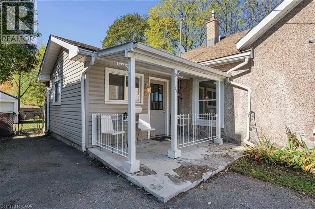 38 GLENMORRIS Street — photo 2 of 24