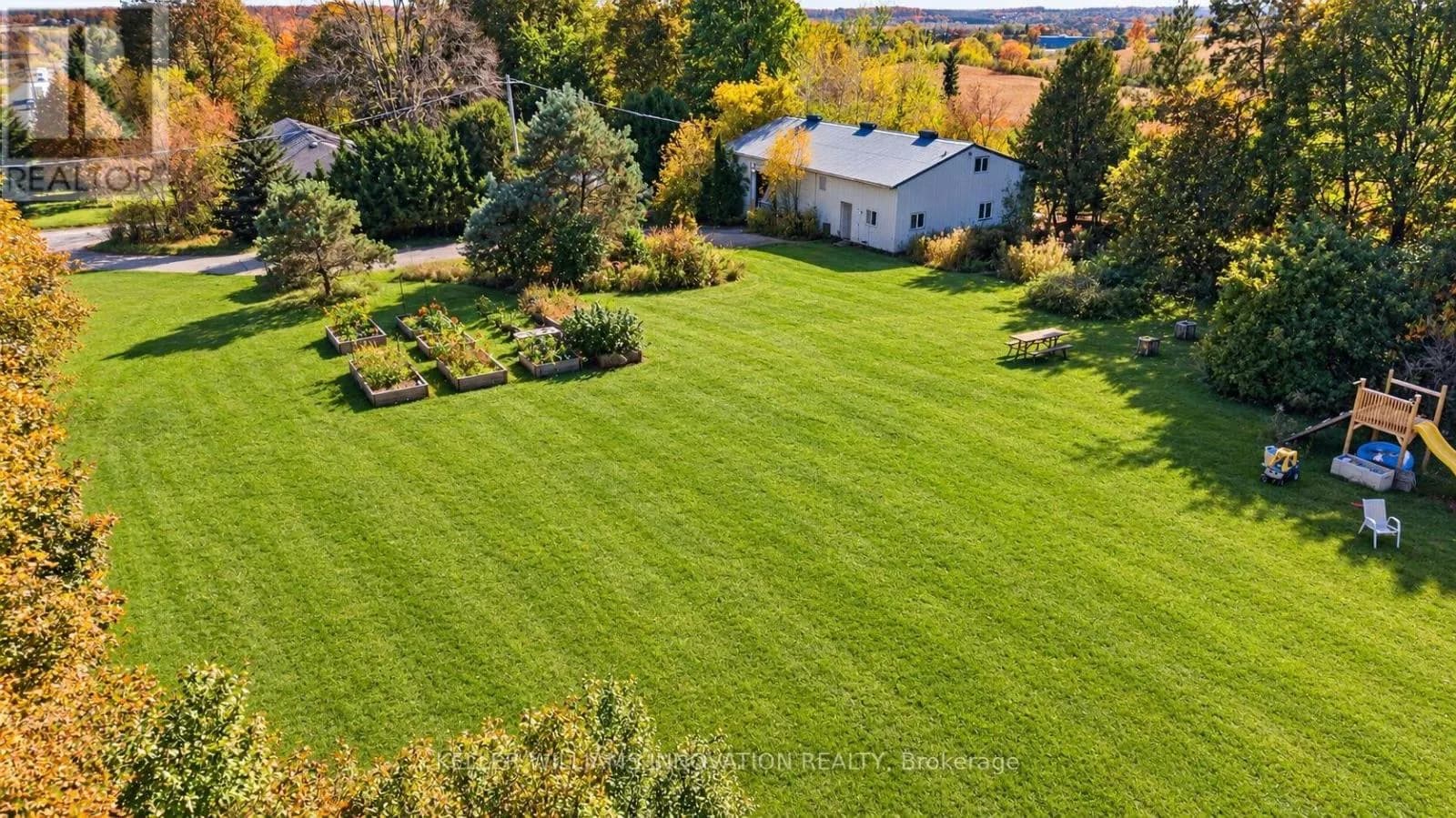 5066 WELLINGTON 32 ROAD — photo 4 of 33