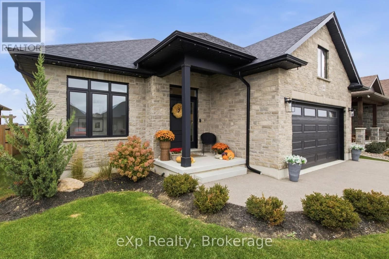 160 ORR STREET — photo 4 of 50