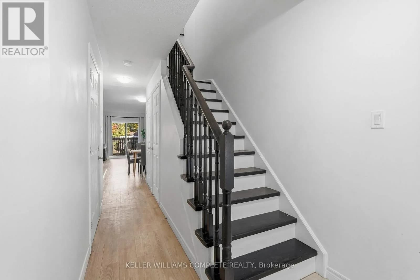 113 - 20 MCCONKEY CRESCENT — photo 4 of 31