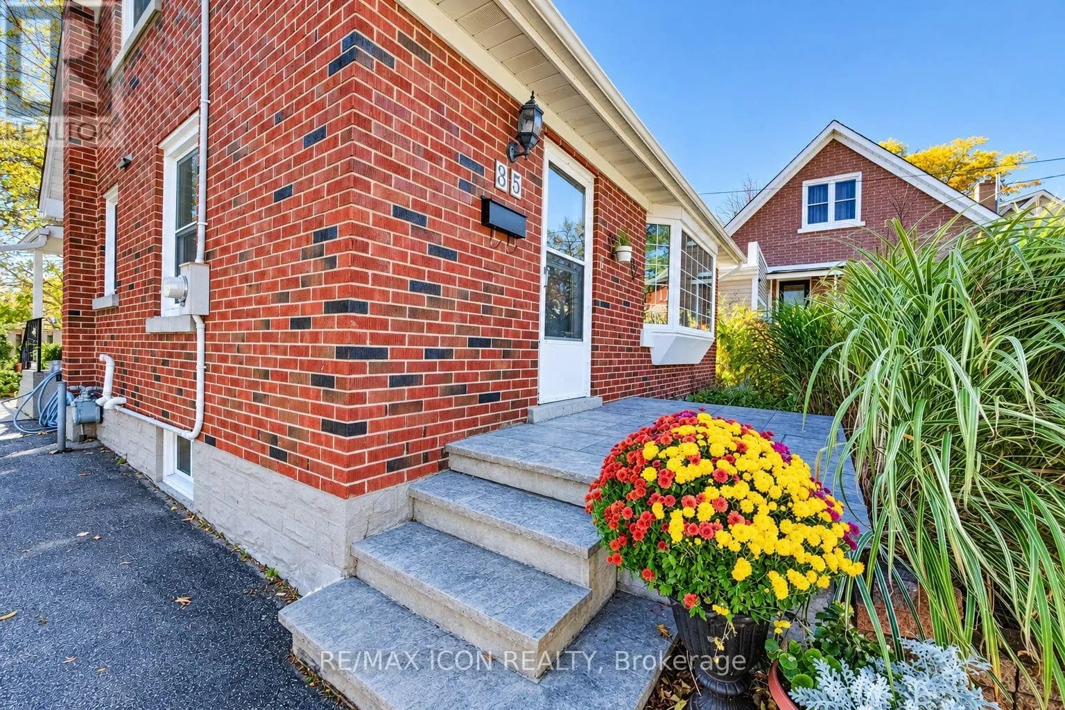 35 PLEASANT AVENUE — photo 4 of 47