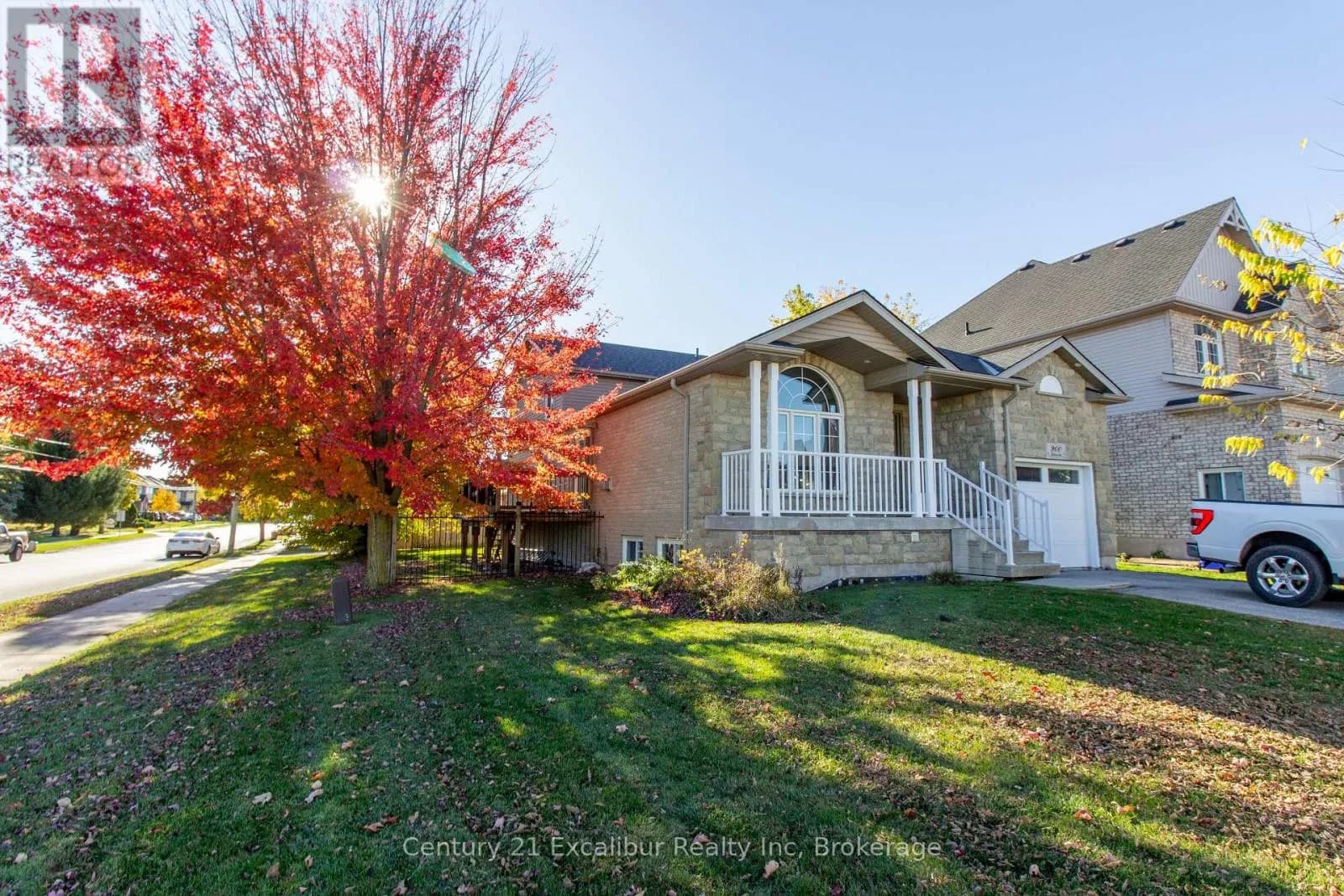 900 GZOWSKI STREET — photo 1 of 20