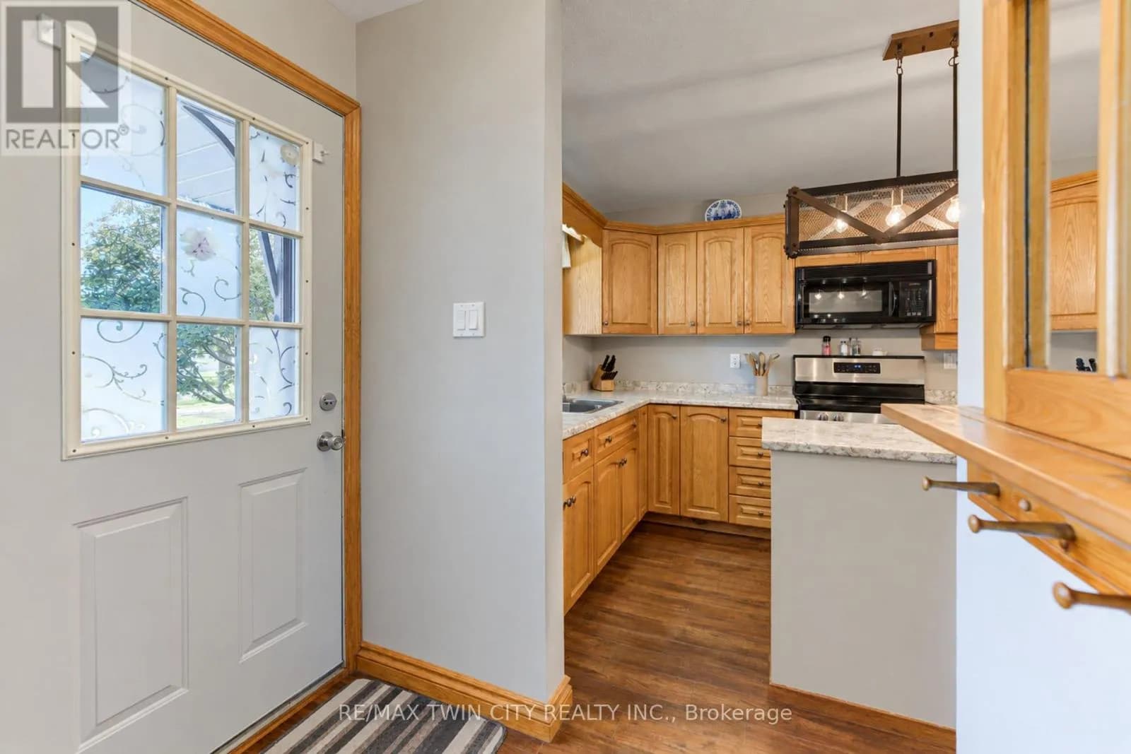 73 BELTON DRIVE — photo 4 of 45