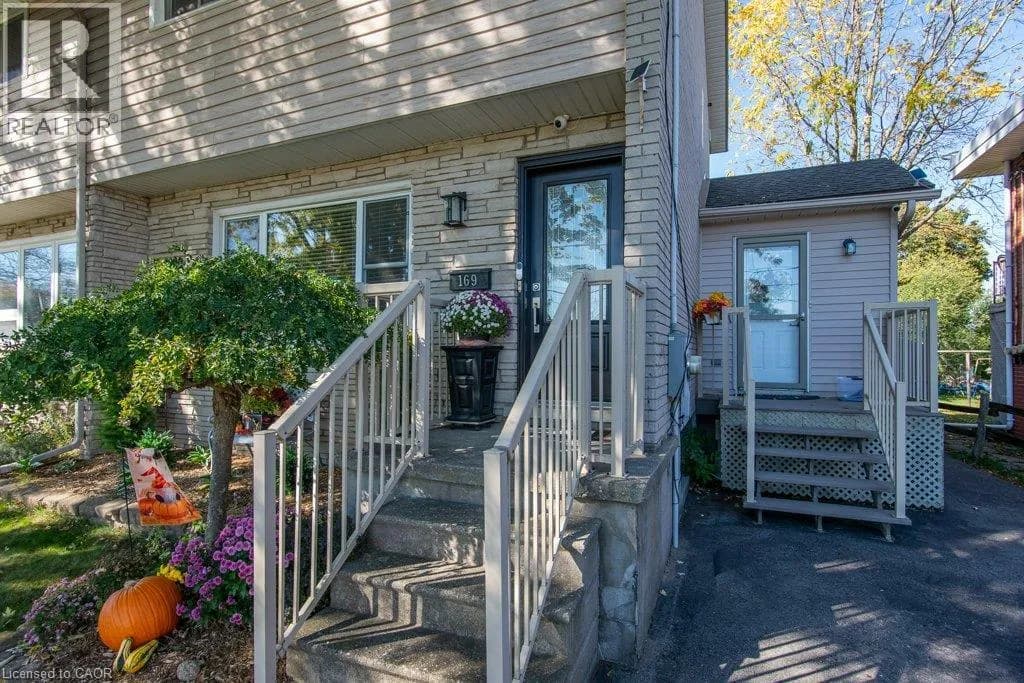 169 SCHWEITZER Street — photo 3 of 39