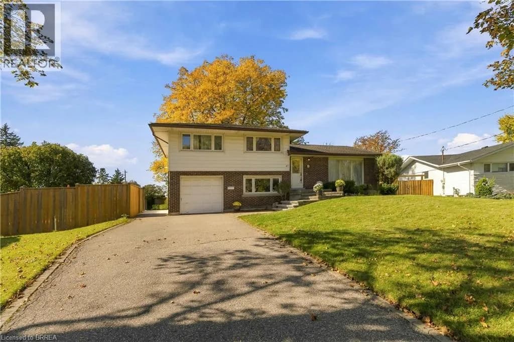 47 EVERGREEN Crescent — photo 2 of 41