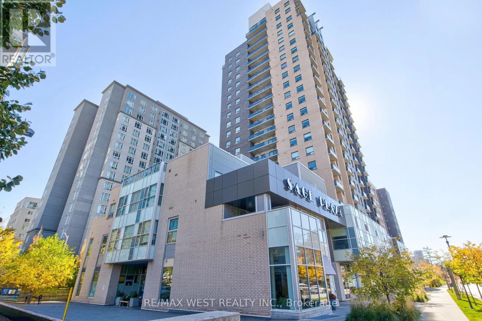 215 - 318 SPRUCE STREET — photo 1 of 28