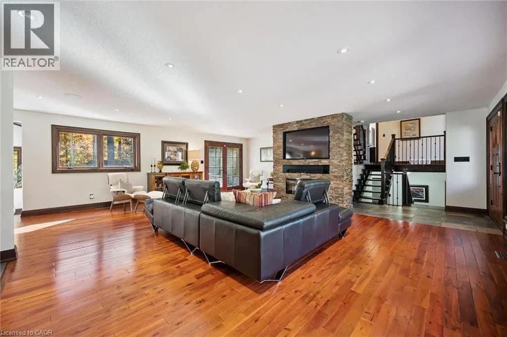 11 MAPLE HILL Drive — photo 4 of 50