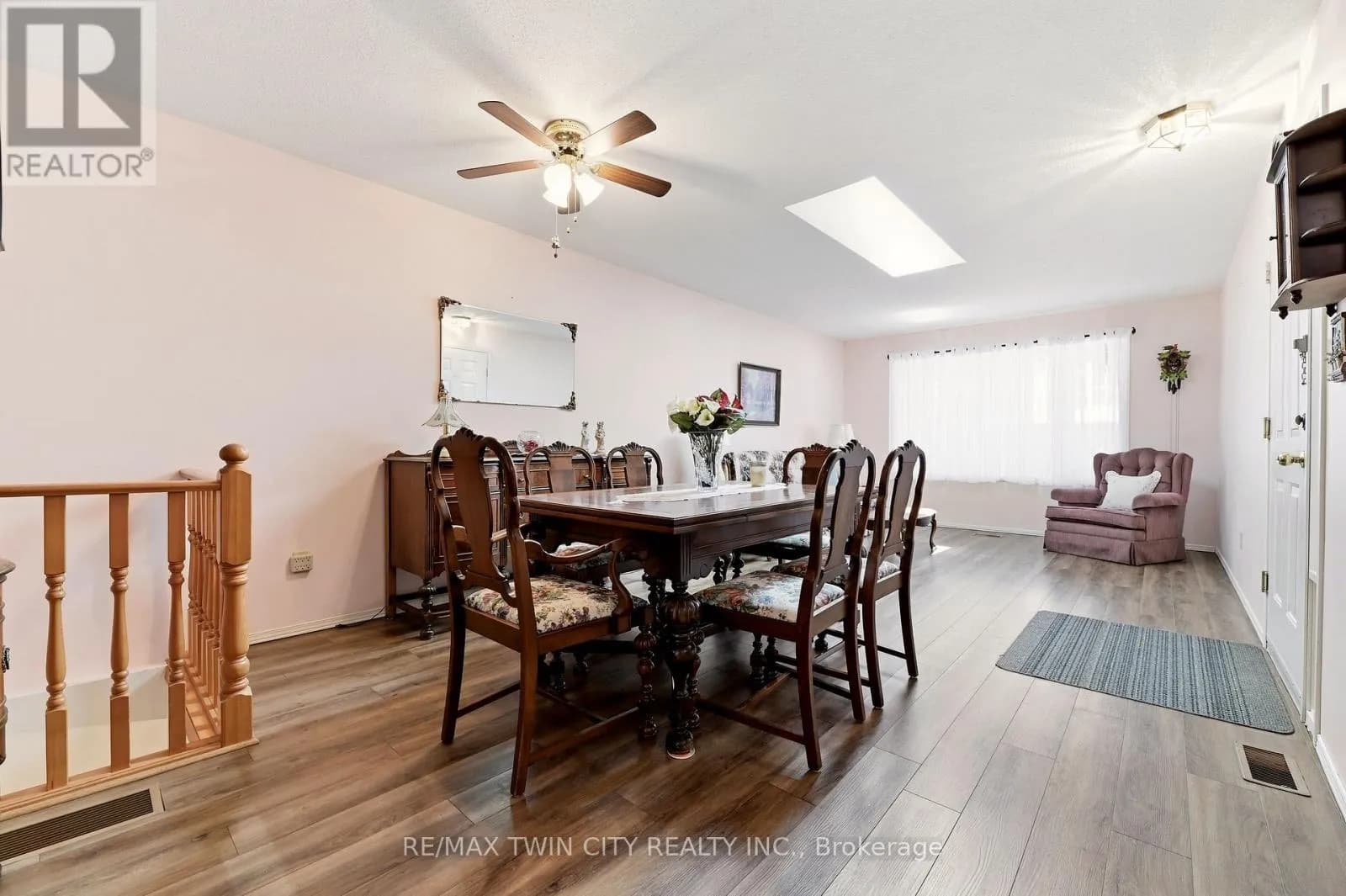 1030 COLBORNE STREET E — photo 4 of 25