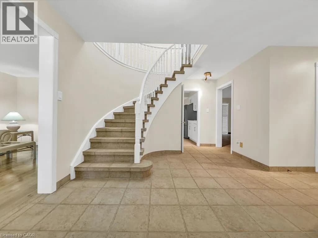 16 GLENNIE Court — photo 4 of 45