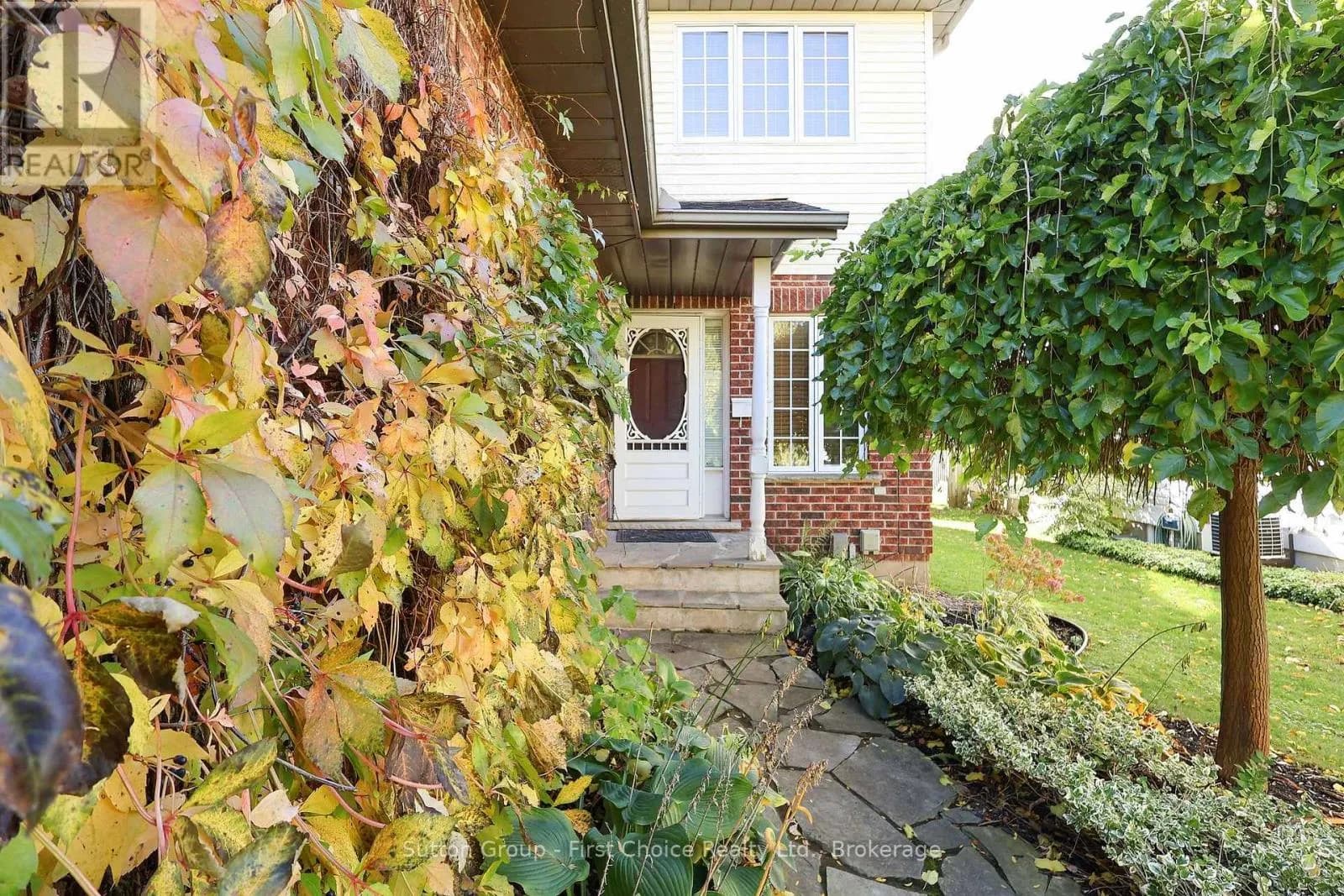 267 NORMAN STREET — photo 3 of 50