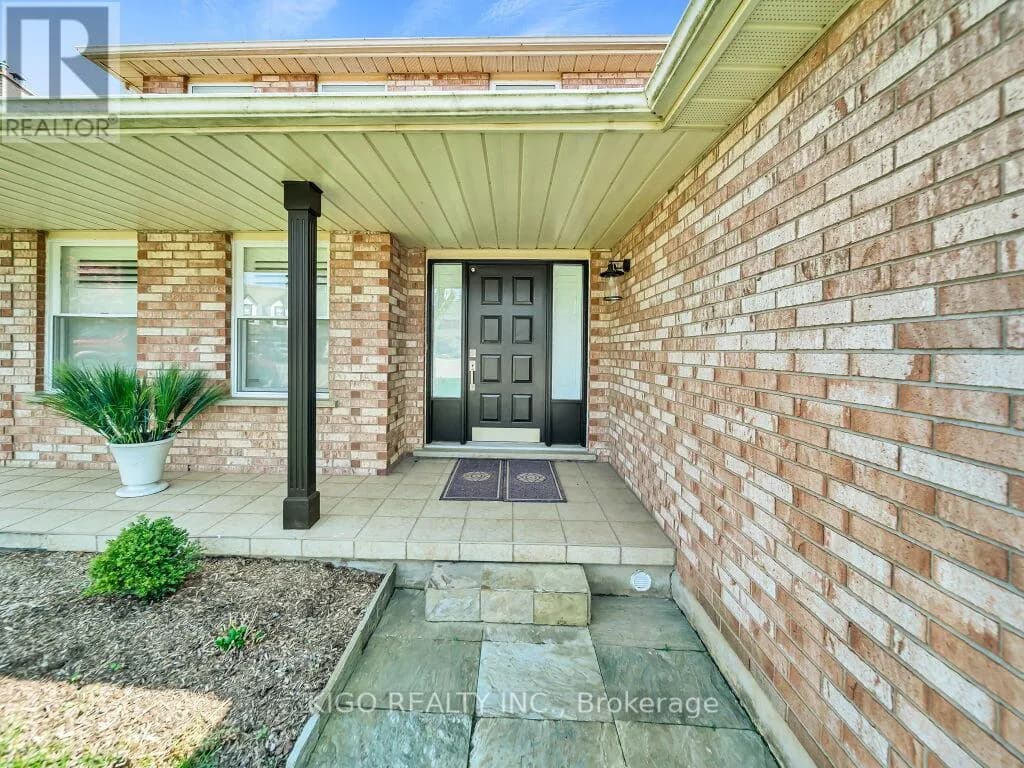 16 GLENNIE COURT — photo 4 of 46