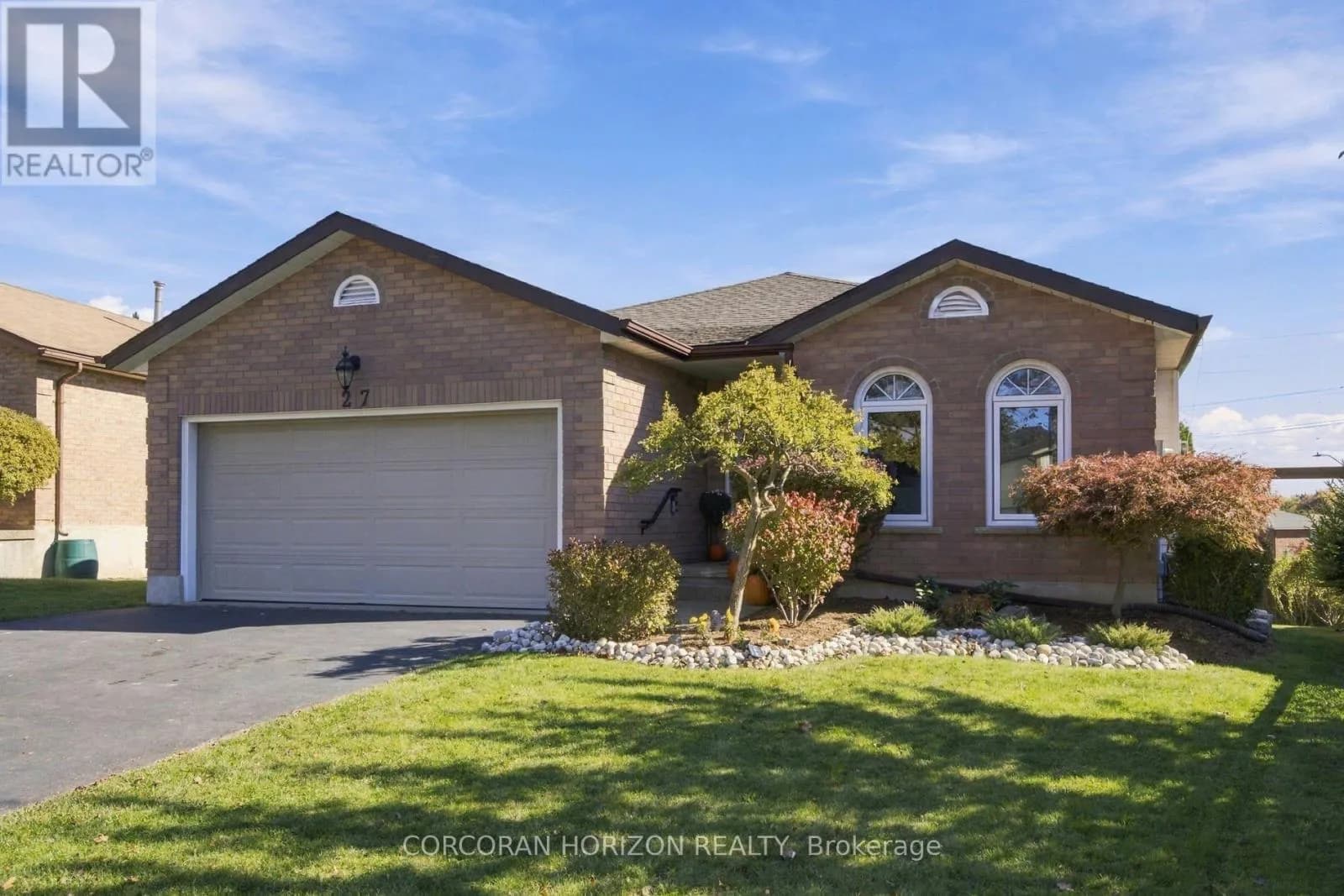 27 COSTAIN COURT — photo 1 of 44