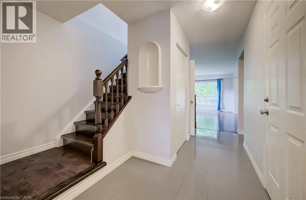 508 VERONICA Drive — photo 5 of 46