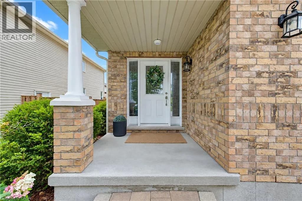 28 ROTH Avenue — photo 3 of 50