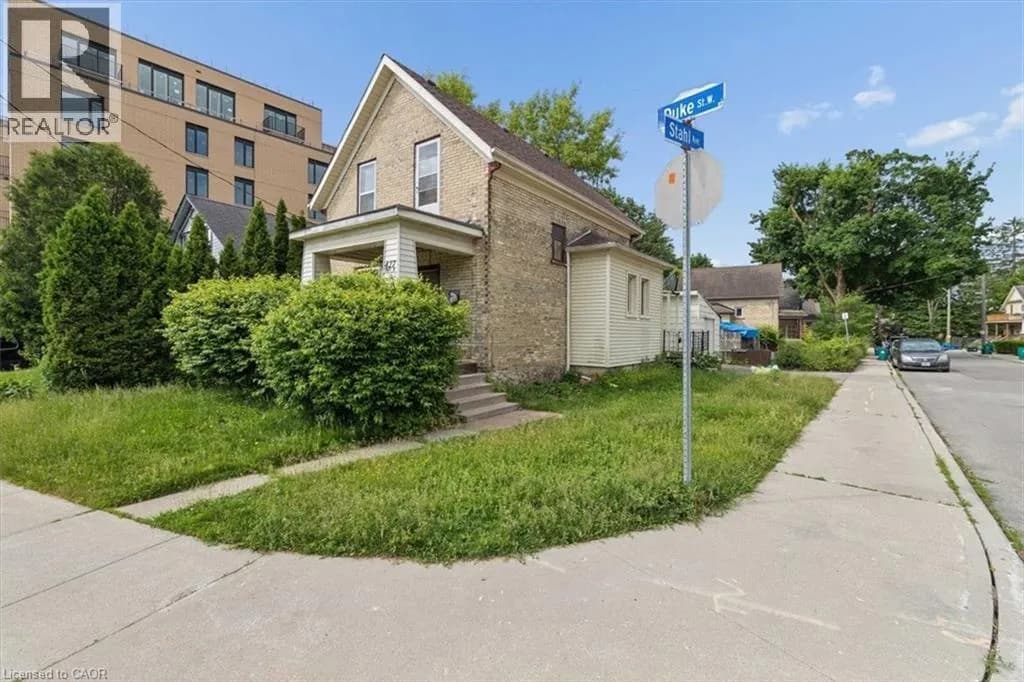 427 DUKE Street W — photo 3 of 35
