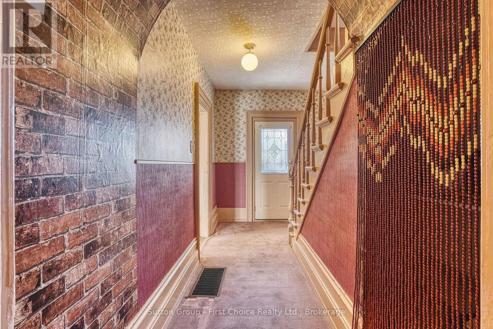 32 FALSTAFF STREET — photo 5 of 18