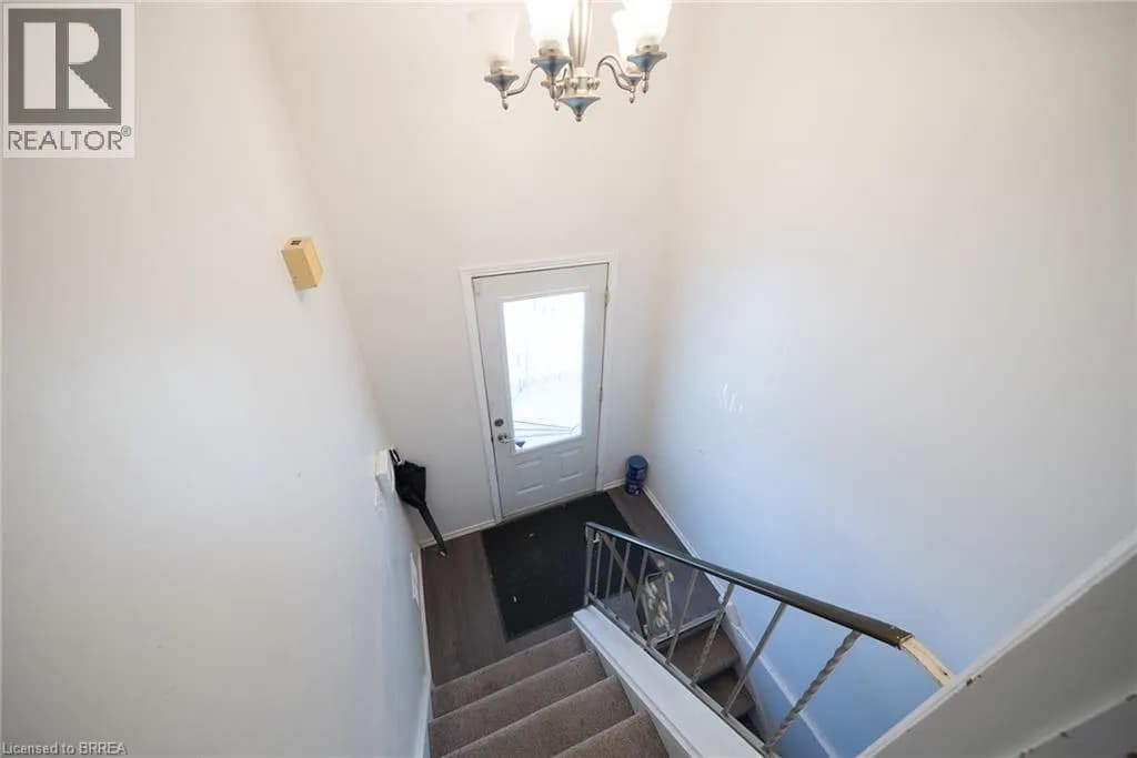 121 ASHGROVE Avenue — photo 4 of 35