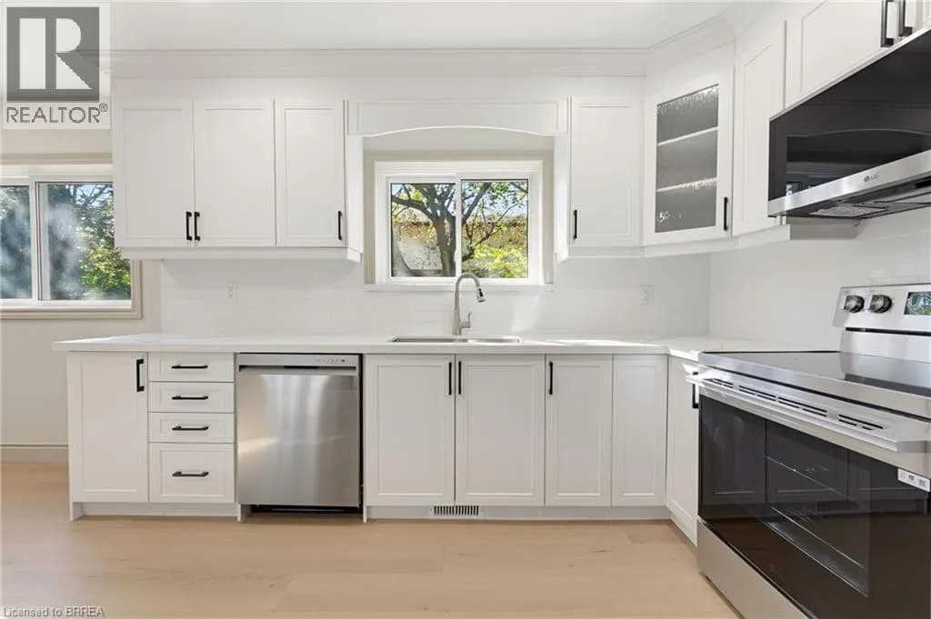 14 BOND Street — photo 4 of 26