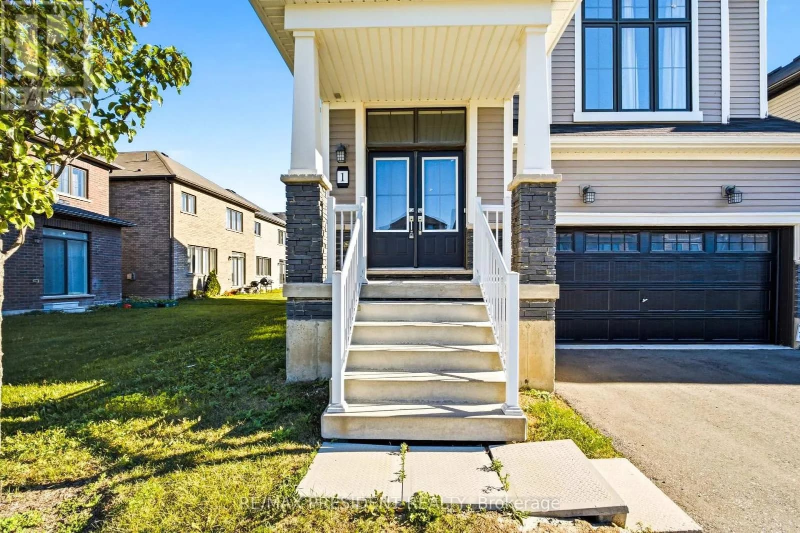 1 LADD AVENUE — photo 5 of 28