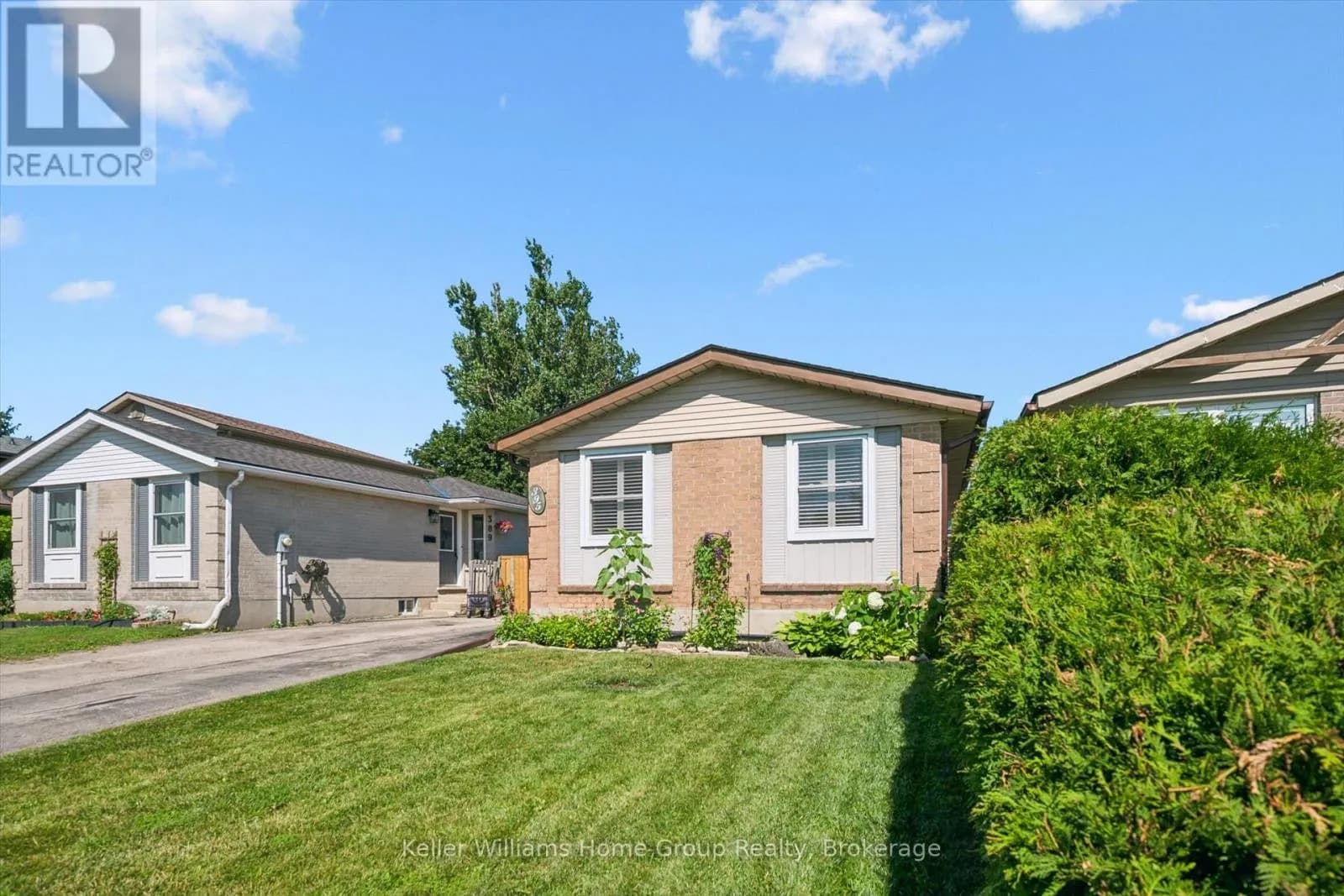 395 STRATHALLAN STREET — photo 4 of 49