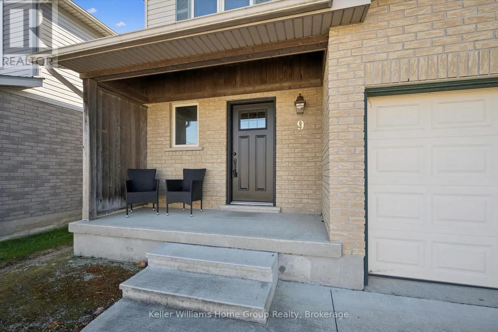 9 BRISTOW CREEK DRIVE — photo 4 of 36