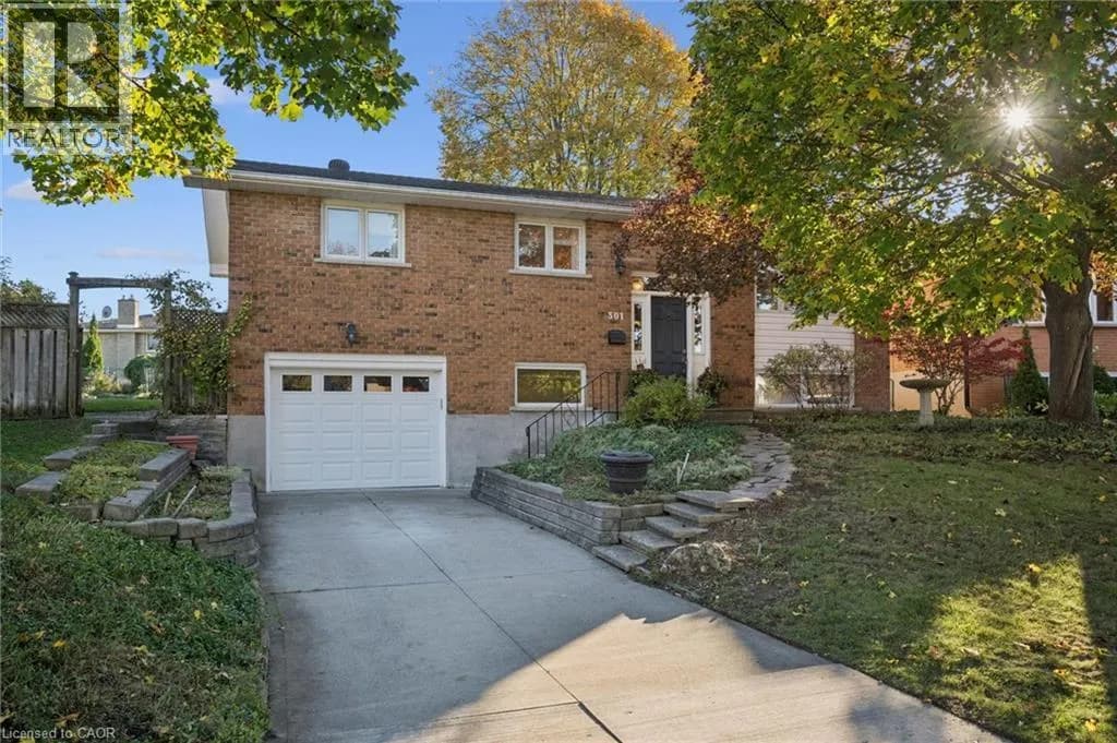 301 MARTINDALE Crescent — photo 1 of 40