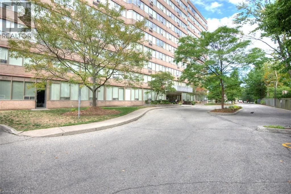 3227 KING Street E Unit# 604 — photo 4 of 39