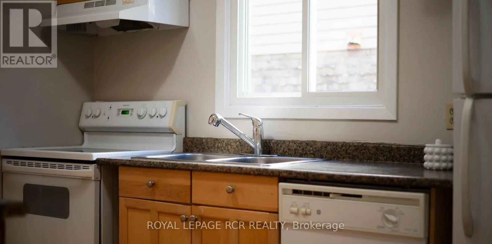 132 GOLDGATE CRESCENT — photo 5 of 46