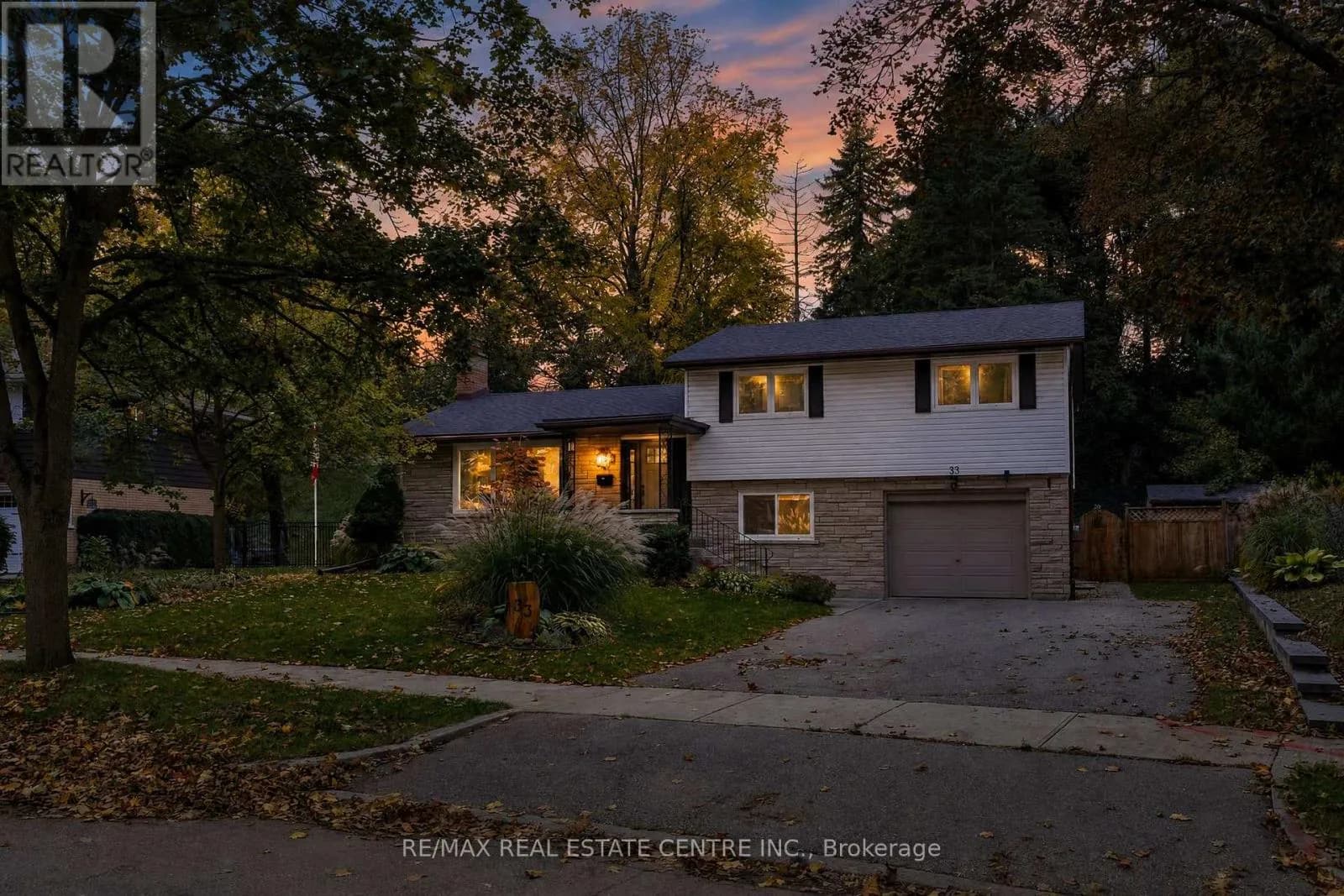 33 SHADYWOOD CRESCENT — photo 3 of 47