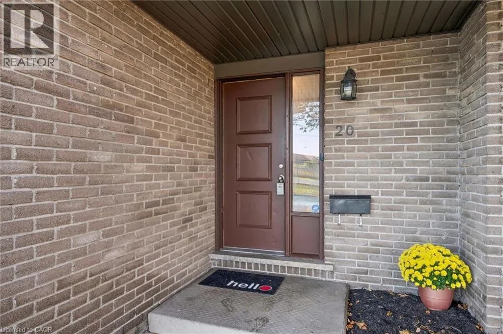 46 CEDARWOODS Crescent Unit# 20 — photo 4 of 38