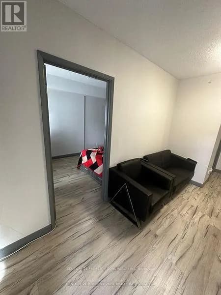162 - 258A SUNVIEW STREET — photo 4 of 9