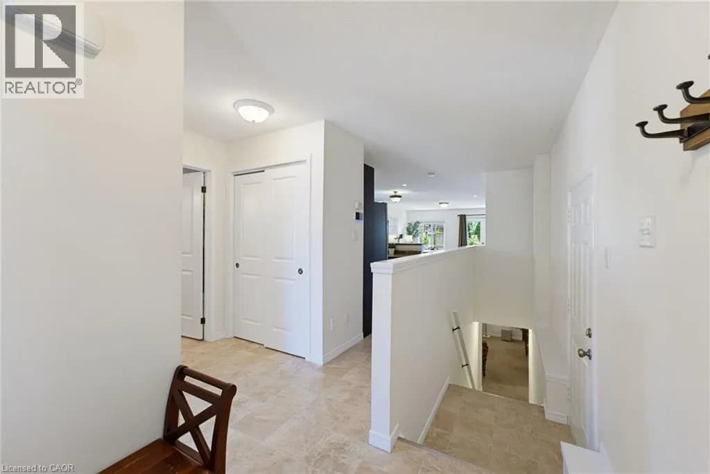 934 ZELLER Crescent — photo 4 of 35