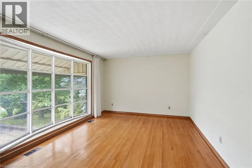 44 MCDONALD Court — photo 5 of 27