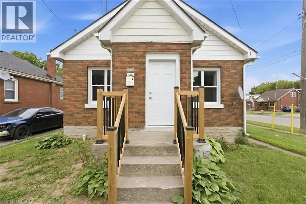 249 CLARENCE Street — photo 3 of 32