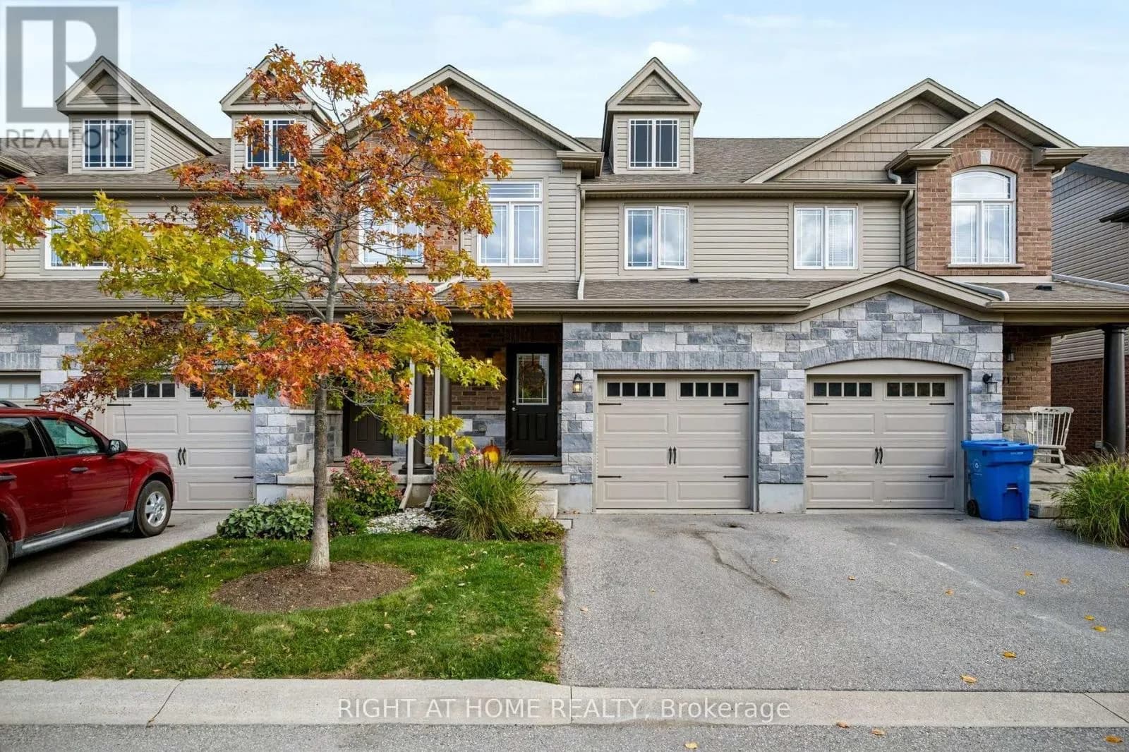 69 - 69 WESTMINSTER CRESCENT — photo 1 of 36
