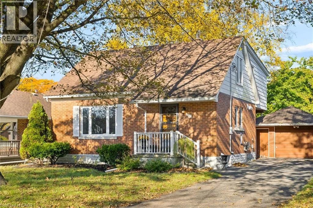 12 LAYTON Street — photo 3 of 33