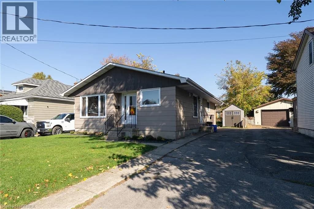 30 LIDA Street — photo 1 of 28