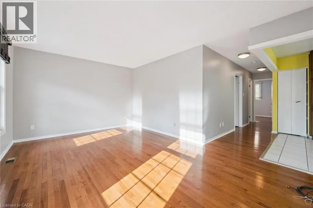 212 HERITAGE Drive — photo 4 of 41